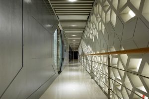 南山区现代风格办公室装修_过道