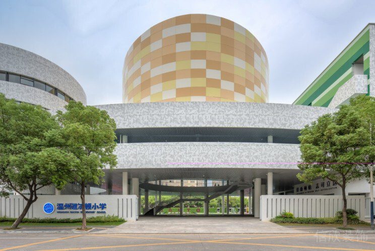 小学装修设计小方砖铺贴效果图