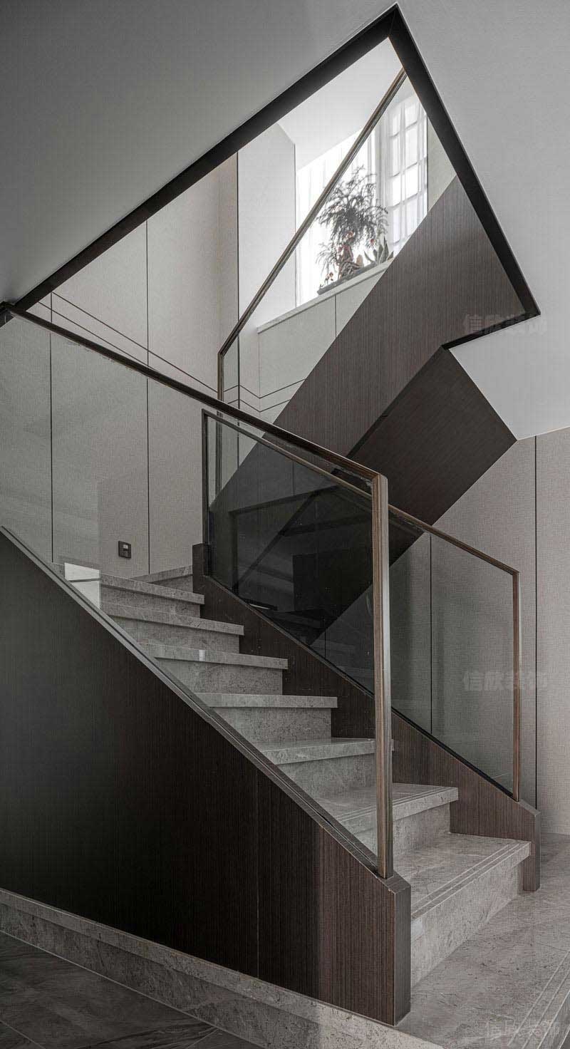 办公室现代风大理石玻璃楼梯效果图