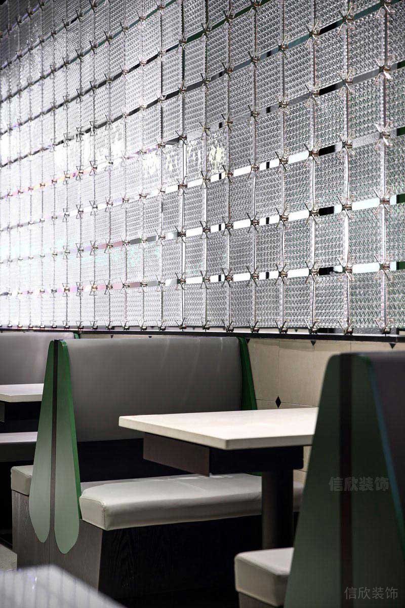 餐厅现代风卡座玻璃隔墙效果图