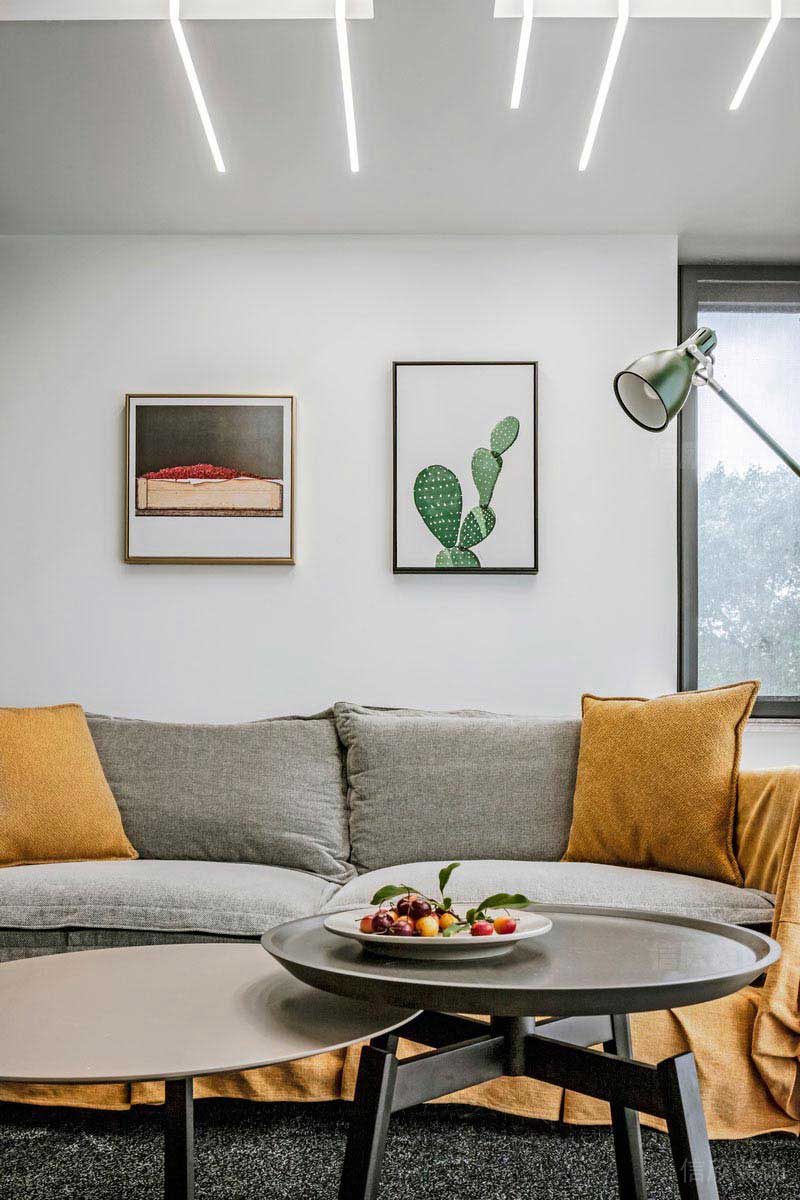 客厅橙色布艺沙发搭配方案