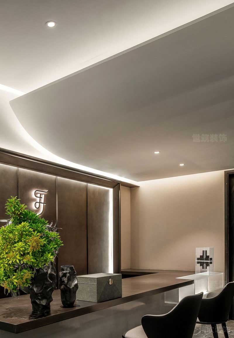 现代风格办公室前台服务区天花吊顶