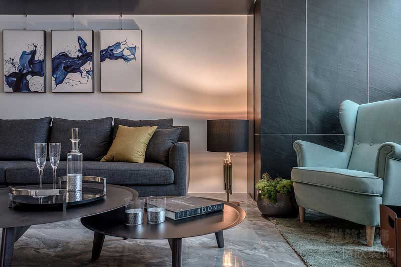新中式风格家居样板间客厅深灰色沙发