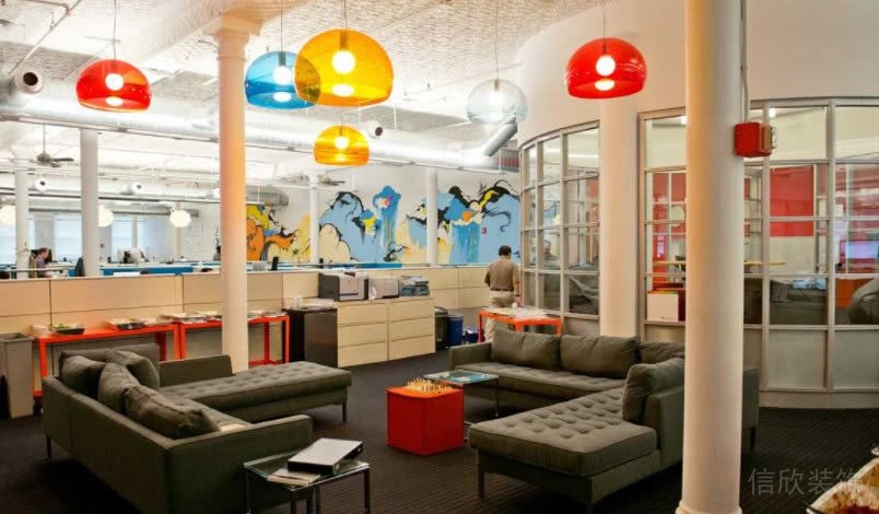 色彩丰富的办公室休息区装修效果图
