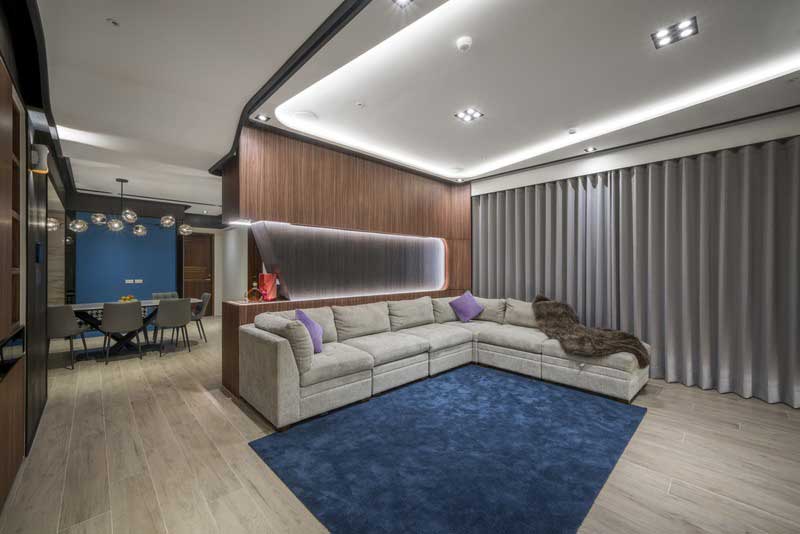 深圳福田下沙港式现代家庭旧房装修改造客厅转角沙发