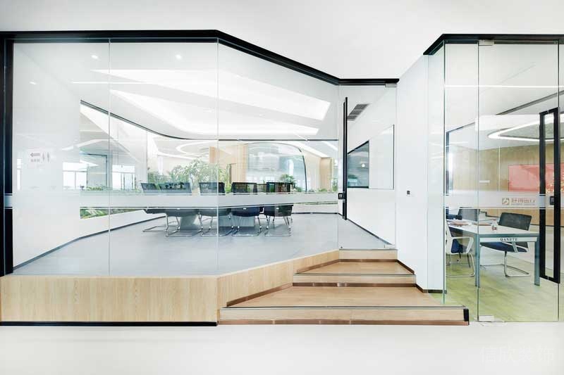 深圳龙华现代风格大型办公室装修设计空间层级