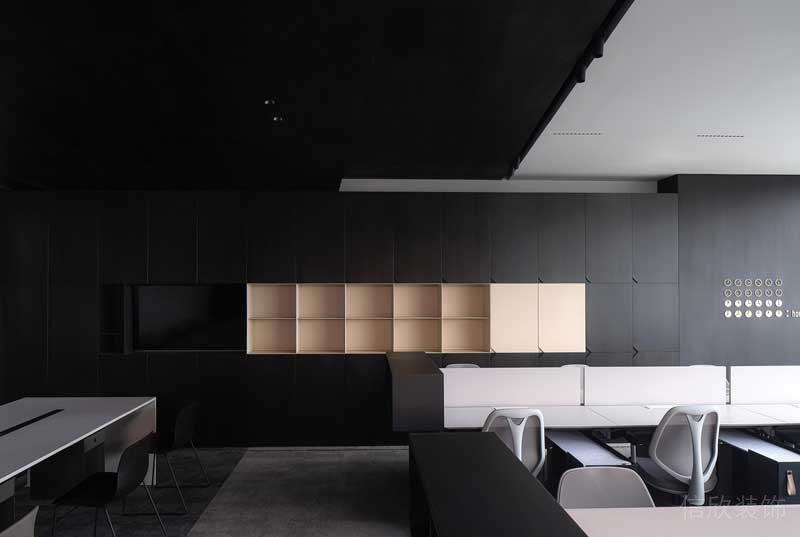 深圳南山前海现代风格办公室装修设计原木色装饰展示柜