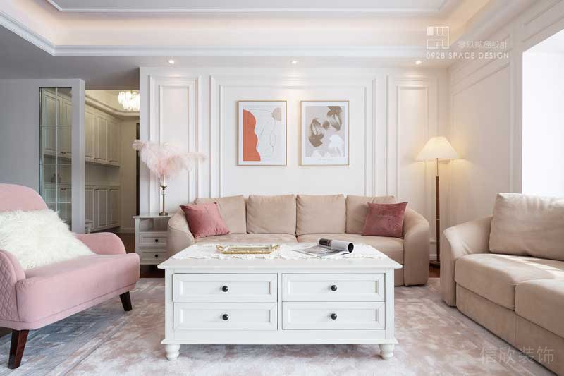 美式风格客厅装修暖色布艺沙发白色茶几