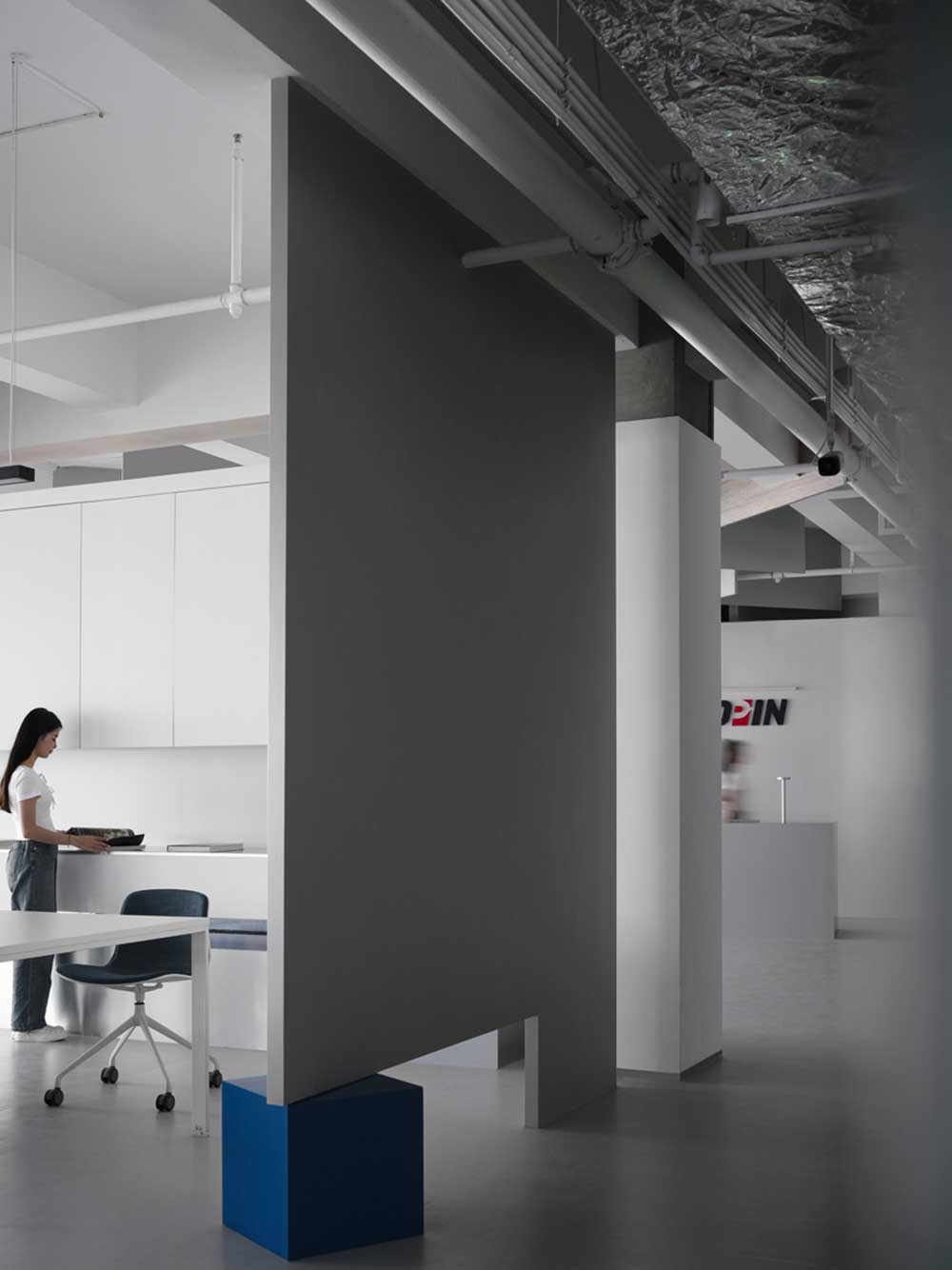 深圳南山区飞亚达科技大厦现代简约风格办公室装修设计氛围调性