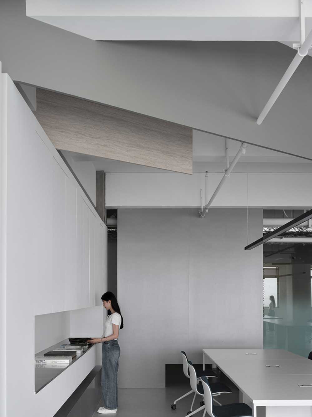 深圳南山区飞亚达科技大厦现代简约风格办公室装修设计装饰储物柜