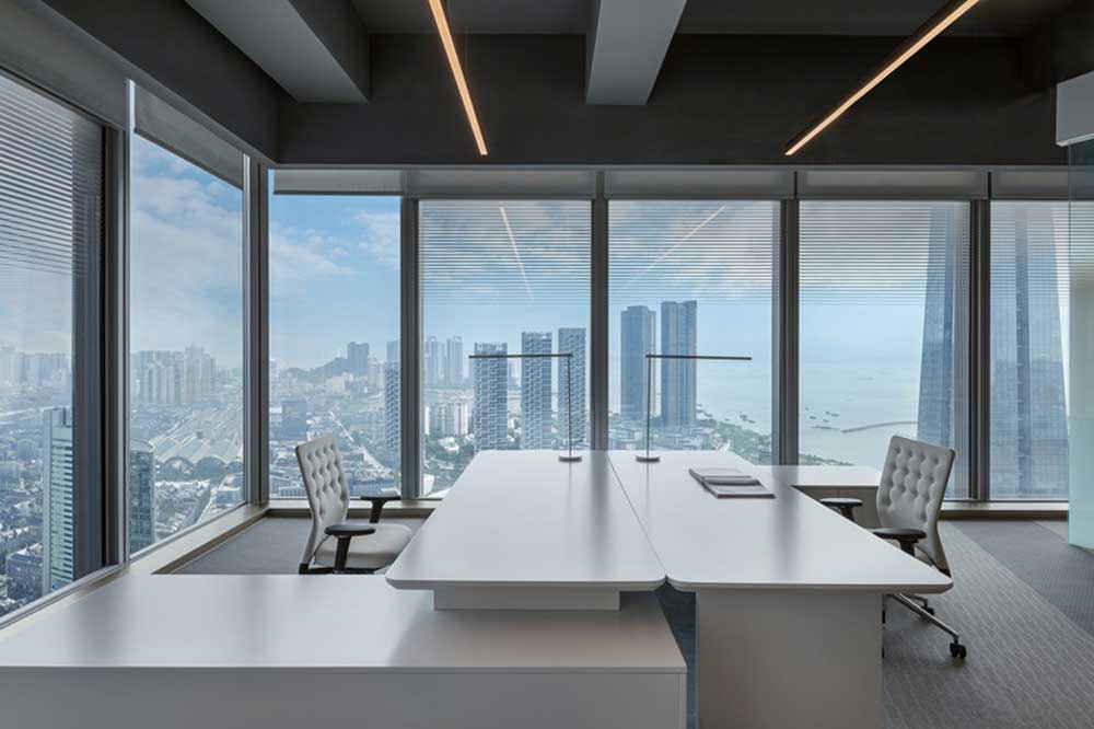 南山区中科纳能大厦现代简约风格办公室装修玻璃幕墙