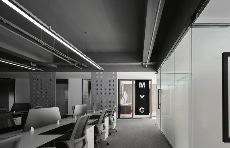 龙华区恒大时尚慧谷大厦简约风格办公室装修设计线条灯