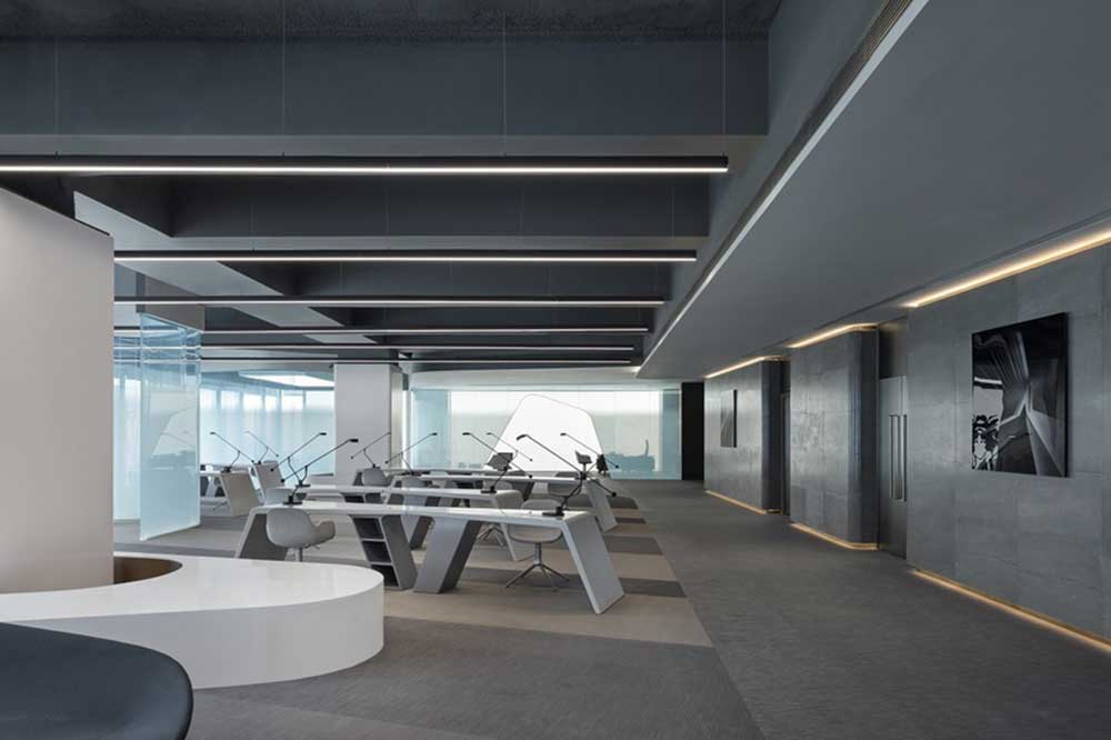 南山区中科纳能大厦现代简约风格办公室装修办公桌