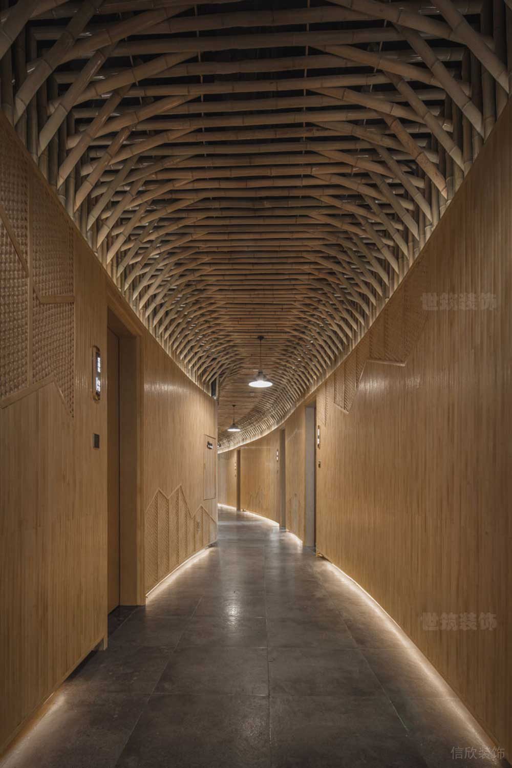 北欧工业风办公场景过道空间装修图
