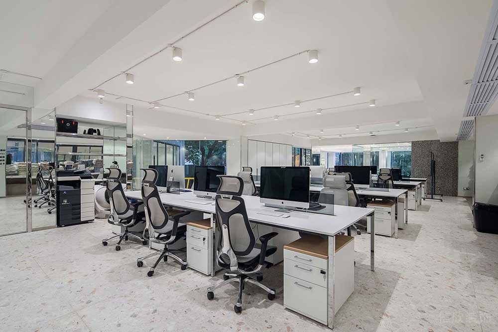 现代风格办公场所开放式办公区空间设计装修图