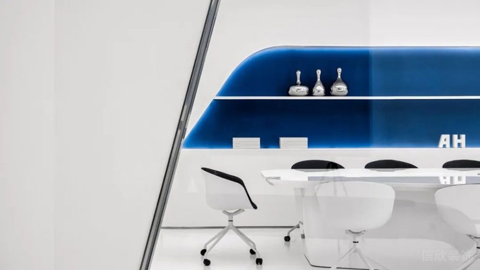 现代风格办公场所商务会议室空间设计装修图
