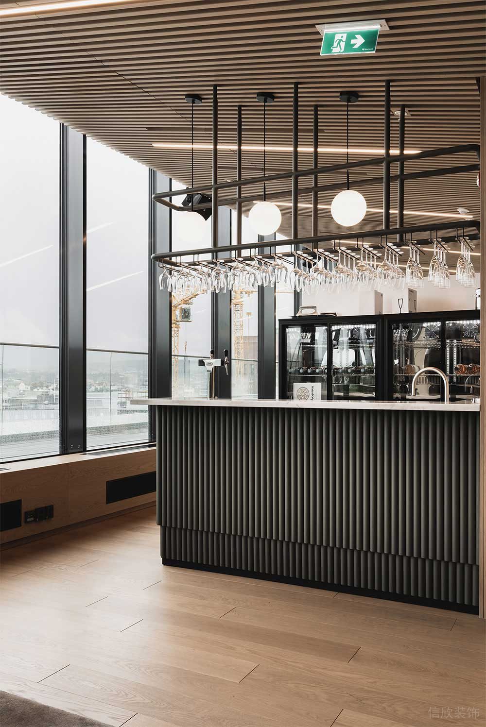 现代风格办公室水吧休闲区装修图