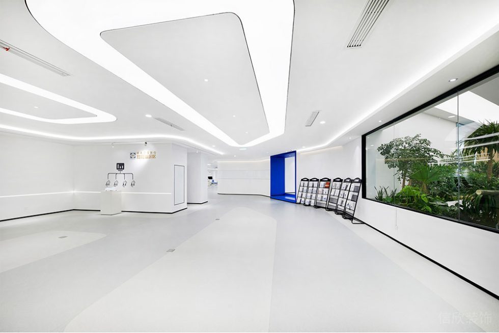 现代风格商务办公空间廊厅设计装修图