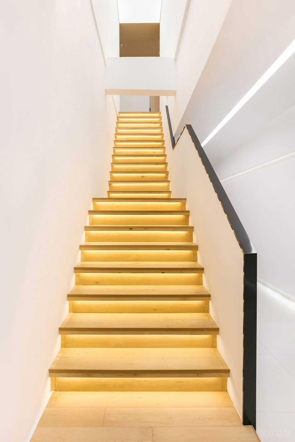 现代简约风格商务办公场所楼梯通道装修图