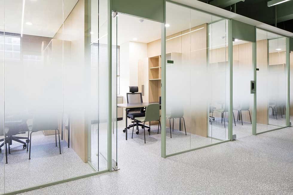 现代北欧风商务办公室走廊空间效果图