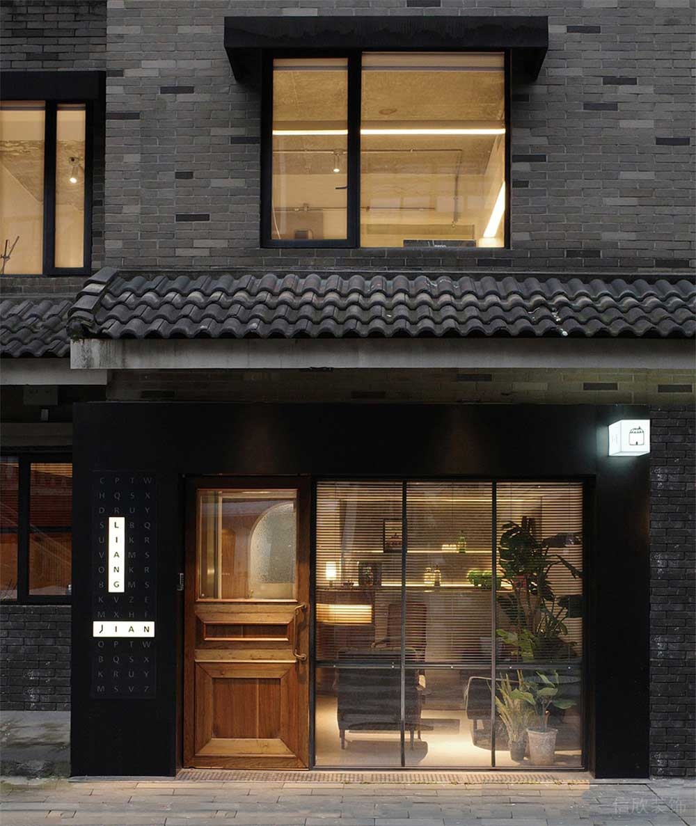 中式风屋檐设计效果图玻璃隔断装修木质字母灯饰效果图