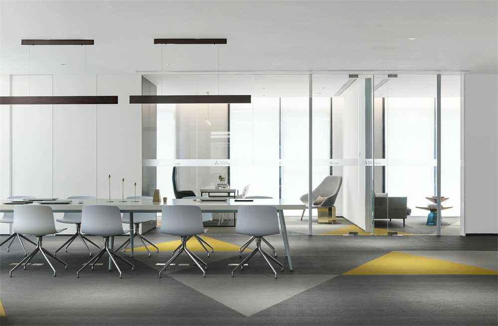 深圳市宝安1000平现代风格办公室装修设计开放式会议室