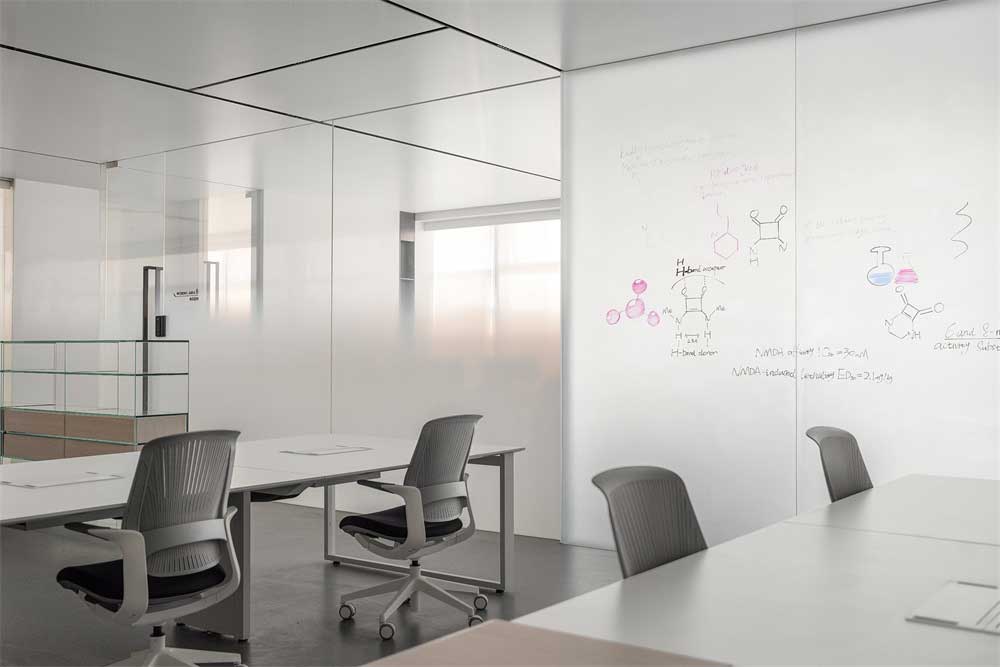 深圳福田800平方现代简约风格办公室装修办公区采光效果