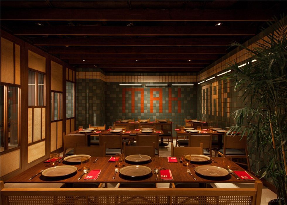 深圳罗湖峰景台大厦东南亚风格泰国菜餐厅装修案例用餐区