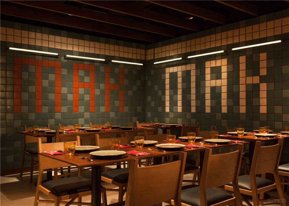 深圳罗湖峰景台大厦东南亚风格泰国菜餐厅装修案例灯光效果