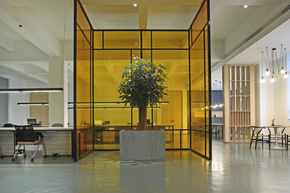 深圳罗湖国信证券大厦简约风格办公室装修案例绿植装饰