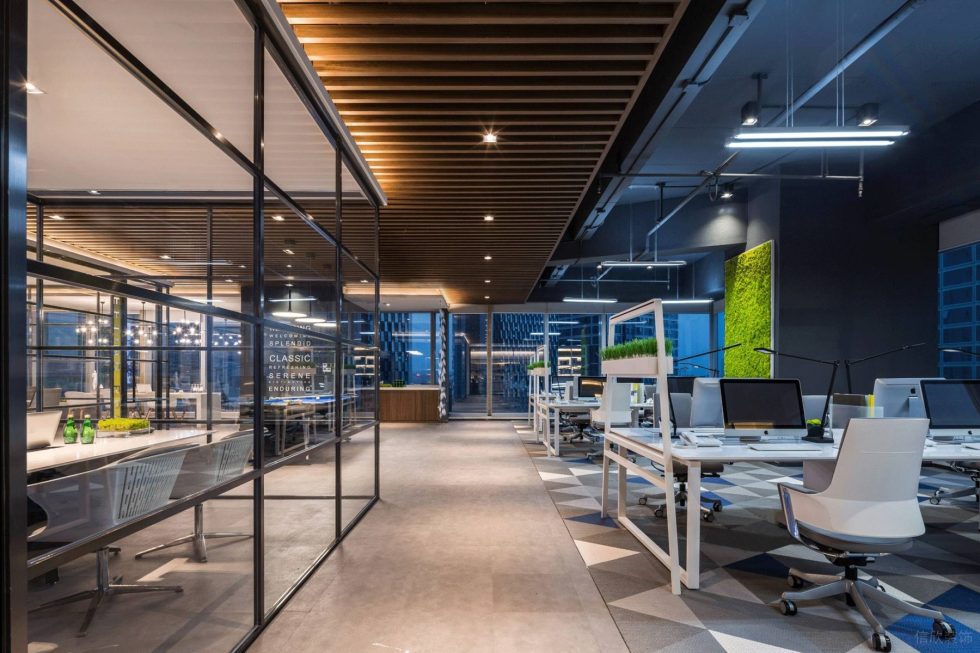 深圳南山香江金融中心300平方米现代工业风公司装修案例开放式办公区效果图