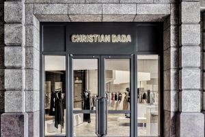 深圳市宝安区西乡巨星御用品牌 Christian Dada 台湾首间旗舰店复古门厅装修设计效果图