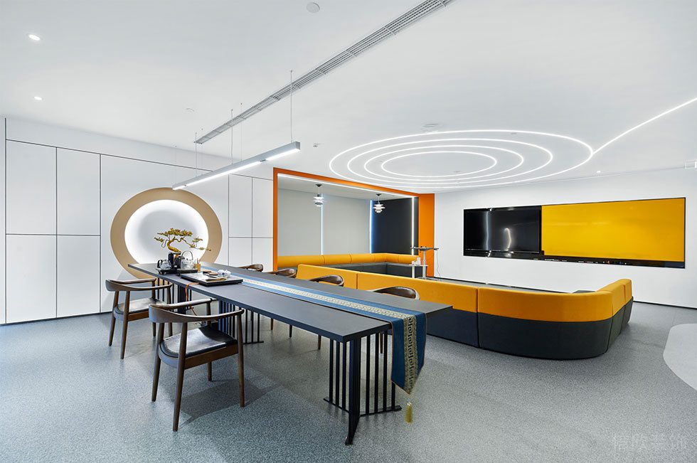 白色极简风格办公室装修设计方案 多媒体会议中心