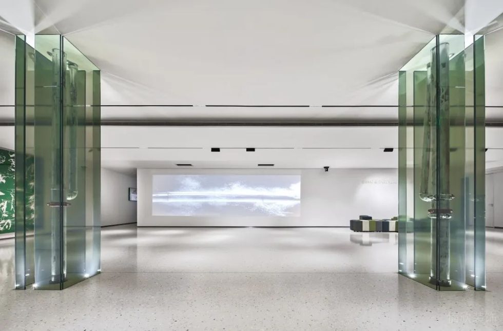 深圳宝安万庭大厦2000平方米现代主义简约风办公室装修案例展厅