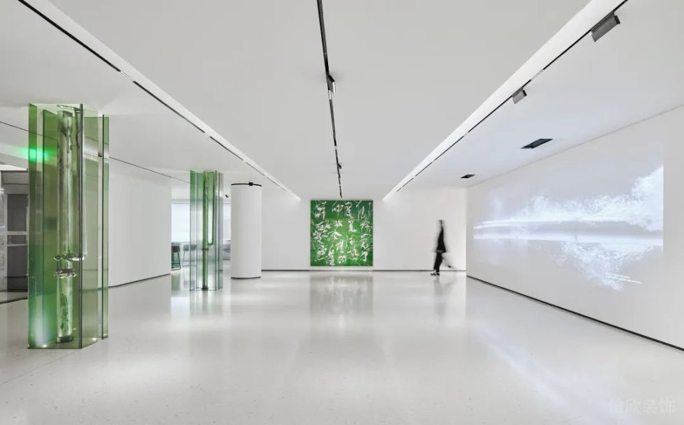 深圳宝安万庭大厦2000平方米现代主义简约风办公室装修案例展厅装饰画