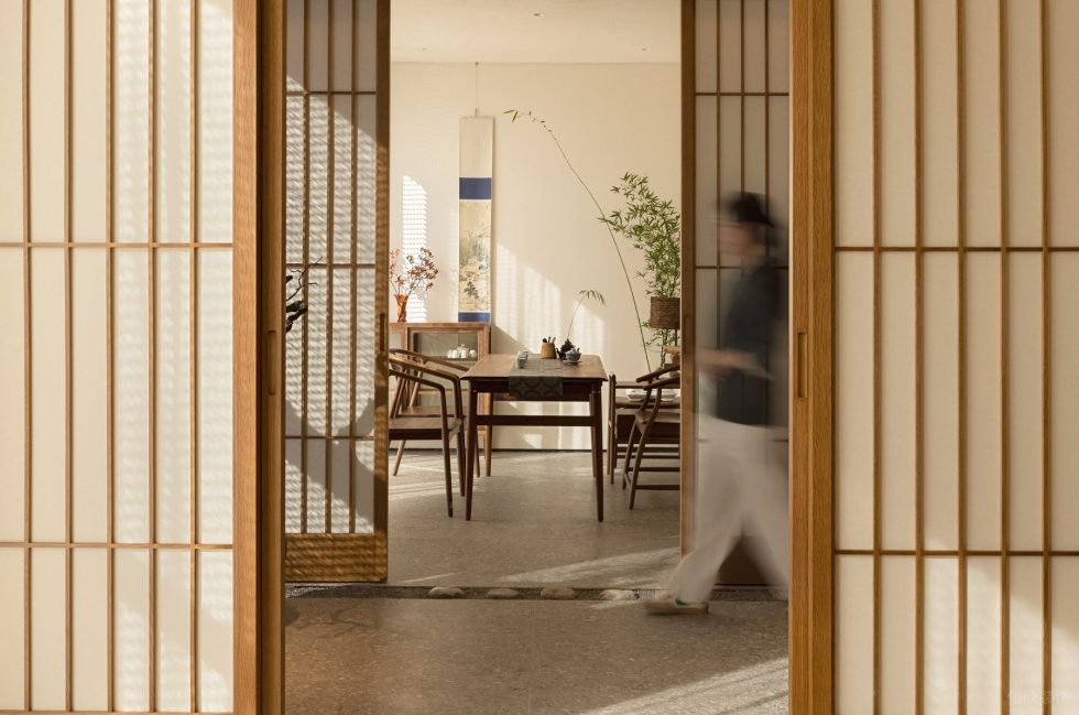日式原木风茶室静谧走廊装修设计