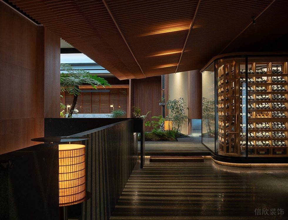 深圳宝安区中式典雅高级餐厅精致藏酒区装修设计
