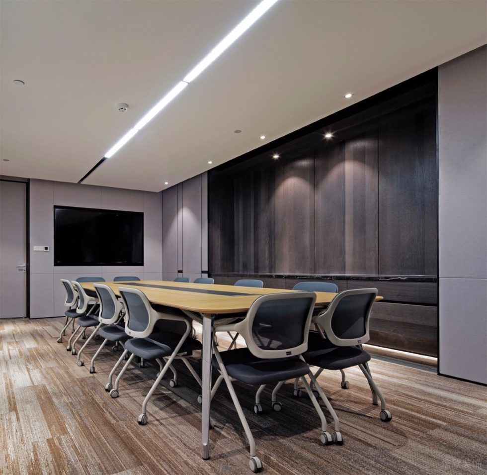 深圳南山惠恒大厦现代简约风格设计理念办公室装修案例会议室效果图