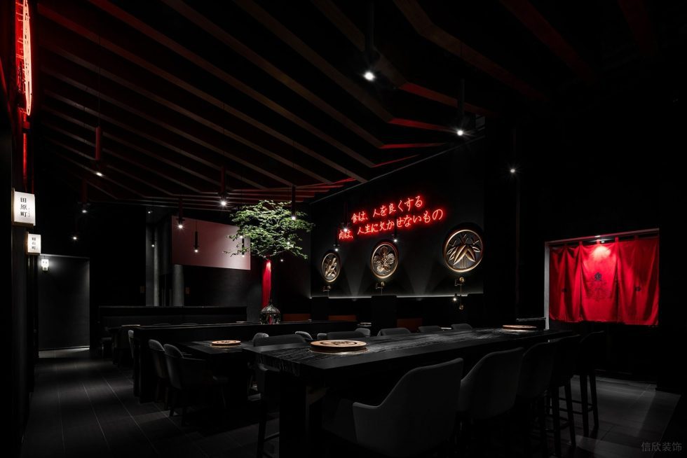 深圳龙华区神秘日式高级黑金轻奢风酒吧背景墙装修设计