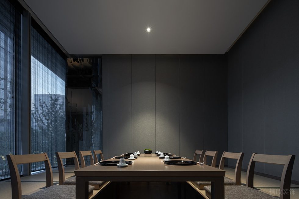 深圳龙华日式风格餐厅黑色雅致包间设计装修