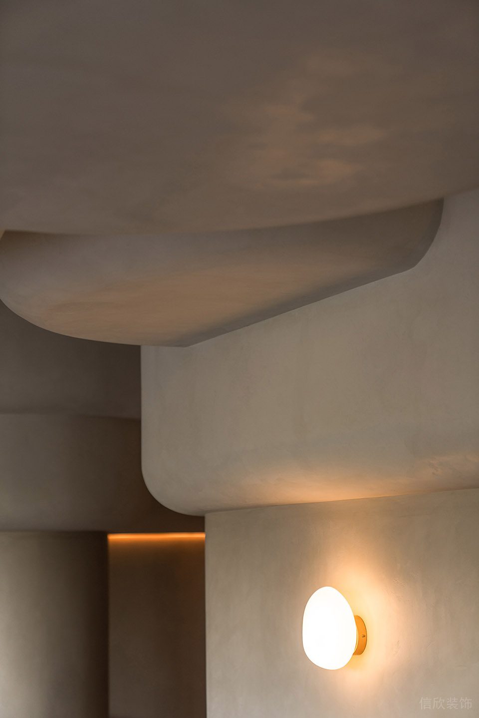 深圳南山洞穴造型餐厅圆形壁灯装修设计