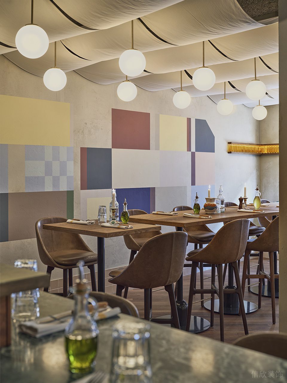 深圳南山现代欧式风餐厅精致双人桌区设计装修