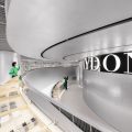 深圳市福田区景田现代风美妆旗舰店装修设计效果图弧形展台