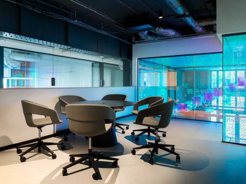 深圳市南山区微软科通大厦后现代主义风格办公室装修设计方案 会议室