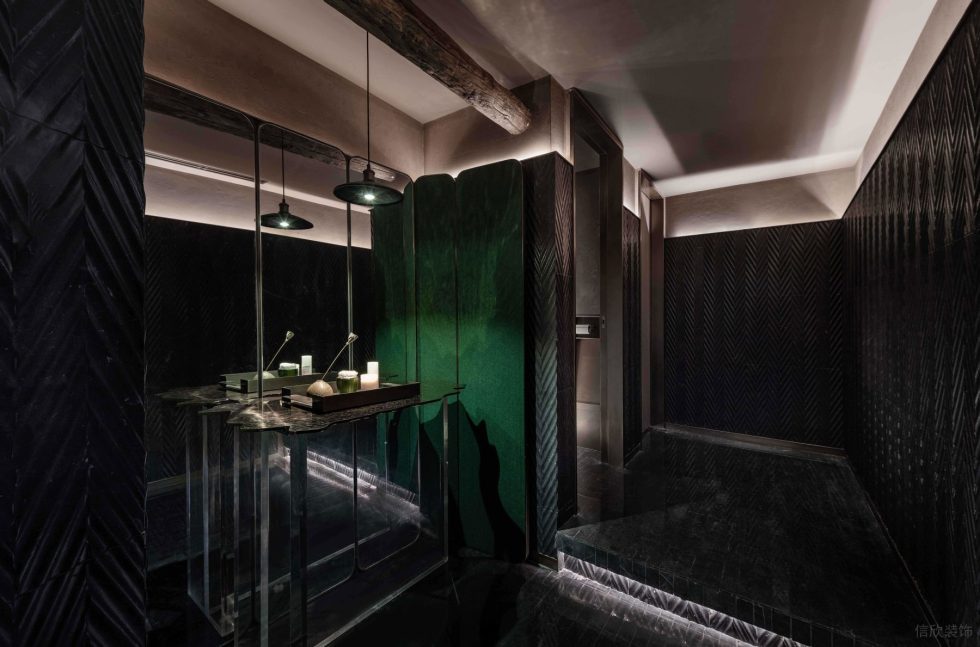 高级奢华餐厅玻璃造型卫生间装修设计