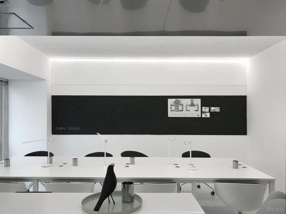 黑白灰简约风办公室装修设计黑白灰配色办公区