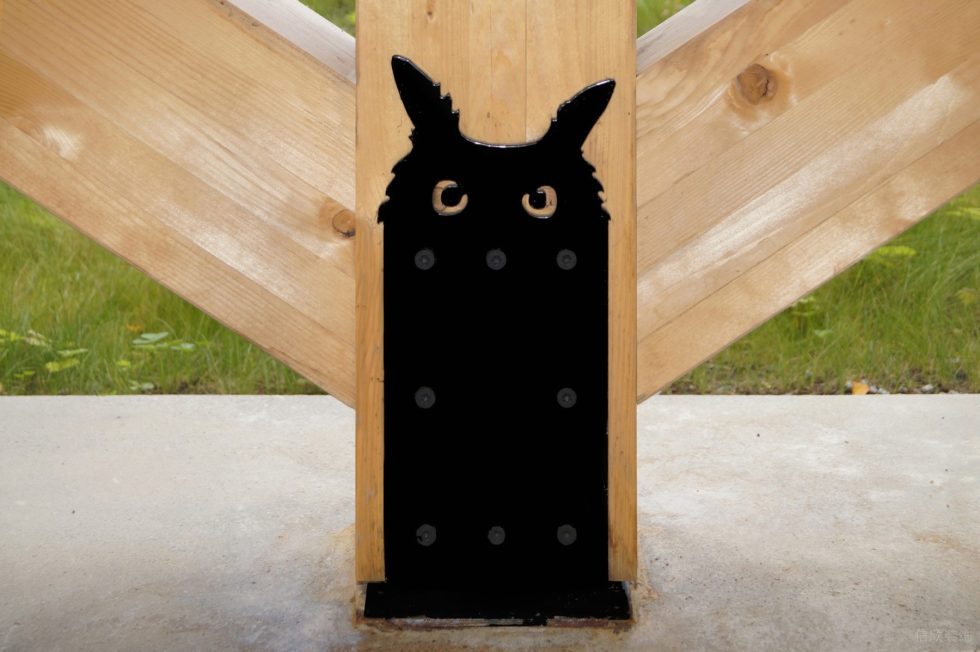 户外全木结构办公室装修设计 底架黑色猫咪图案