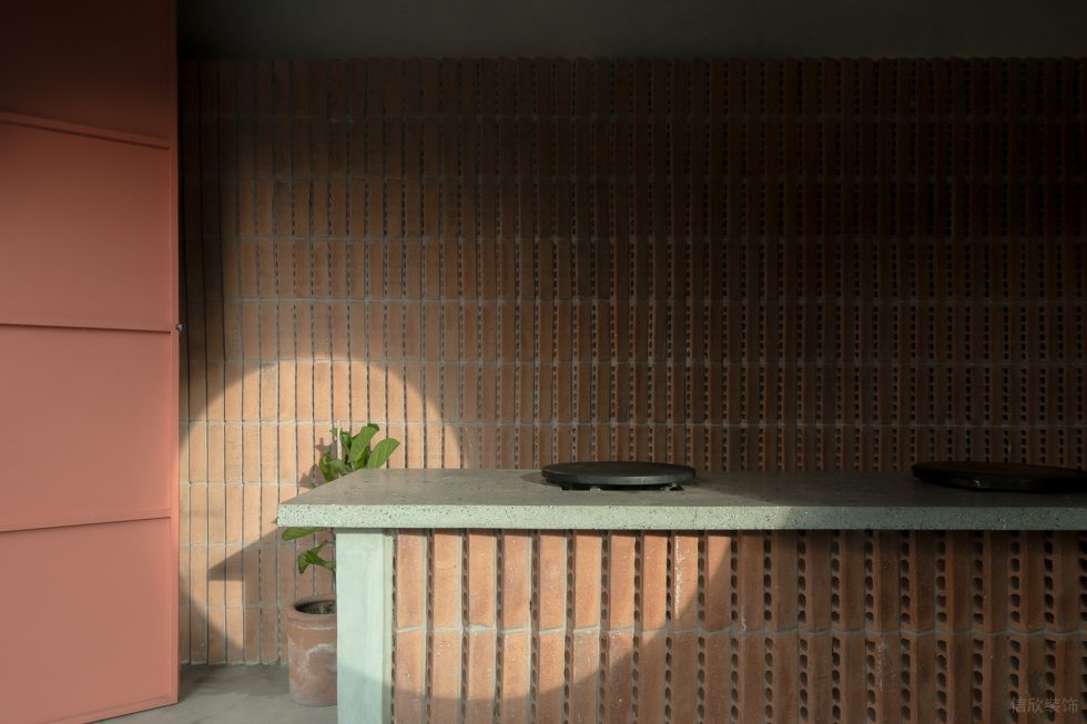 极简大地质感西餐厅砖材墙面吧台装修设计