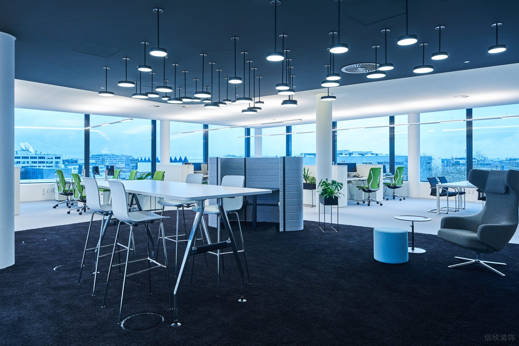 科技主义现代风办公室装修设计灰白色办公区