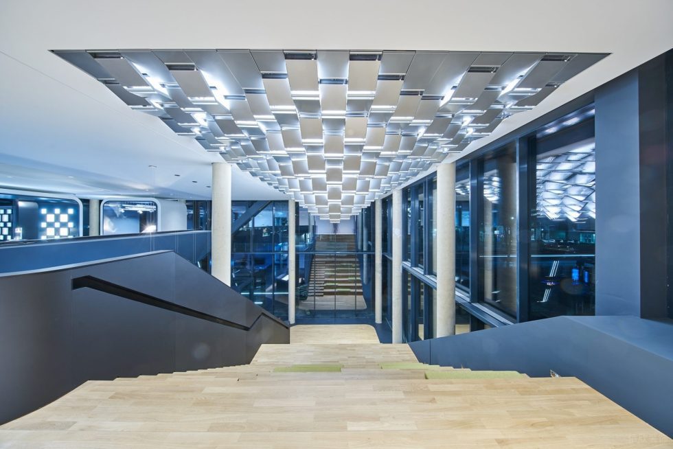 科技主义现代风办公室装修设计灰白色楼梯厅效果图